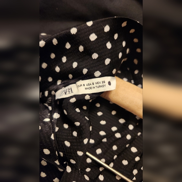 Zara black and white polkadot blouse - Picture 4 of 4